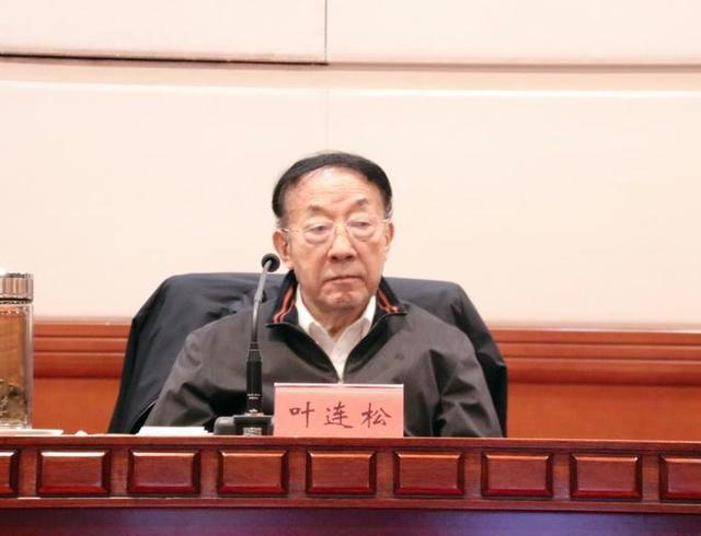 他是河北省委书记，教师出身，深受百姓爱戴，10个字总结一生