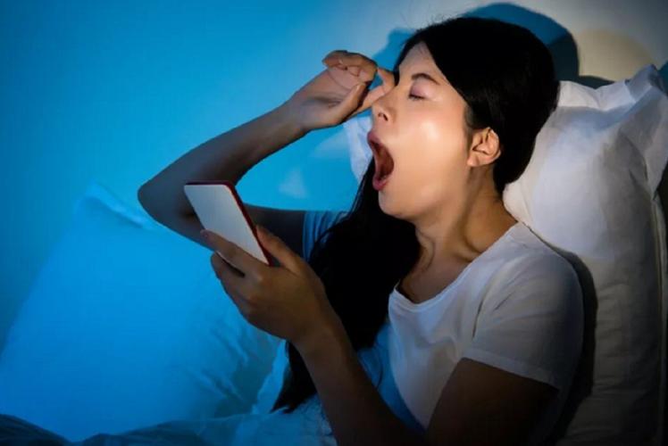 睡觉半夜总是醒。当心大脑认知能力下降