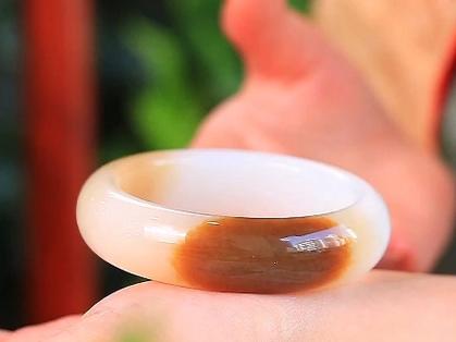 佩戴和田玉手镯的十大好处