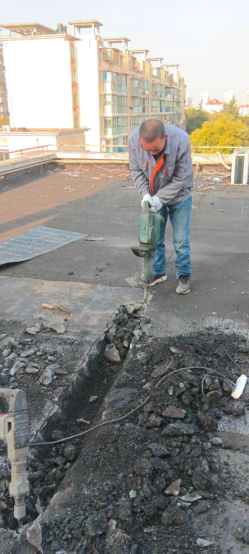 天沟檐沟维修:守护建筑安全,提升居住品质