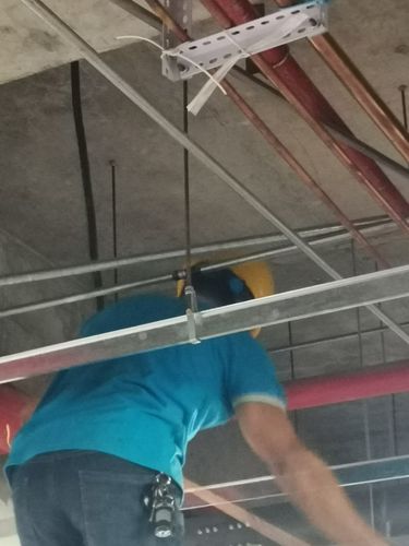 吊杆维修:保障建筑安全的关键环节