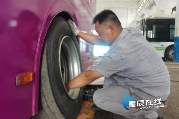探访公交维修公司,解码城市交通背后的力量